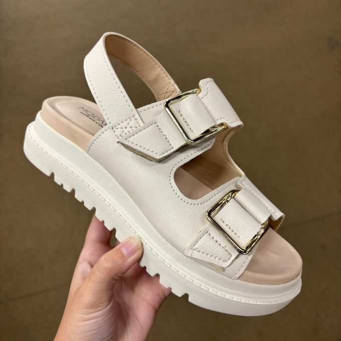 Chinelo e papete femininos